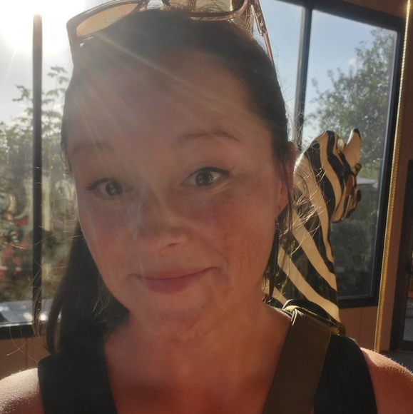 Meet your Posher, Lindsay - Picture 1 of 1